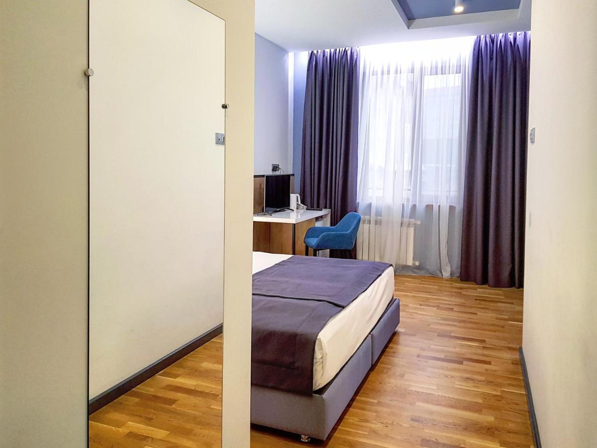 Hotel Alpha Γιερεβάν Εξωτερικό φωτογραφία