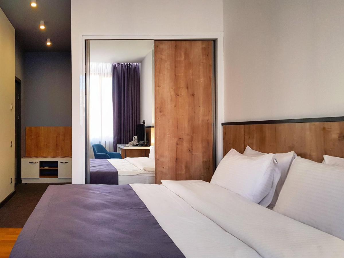 Hotel Alpha Γιερεβάν Εξωτερικό φωτογραφία