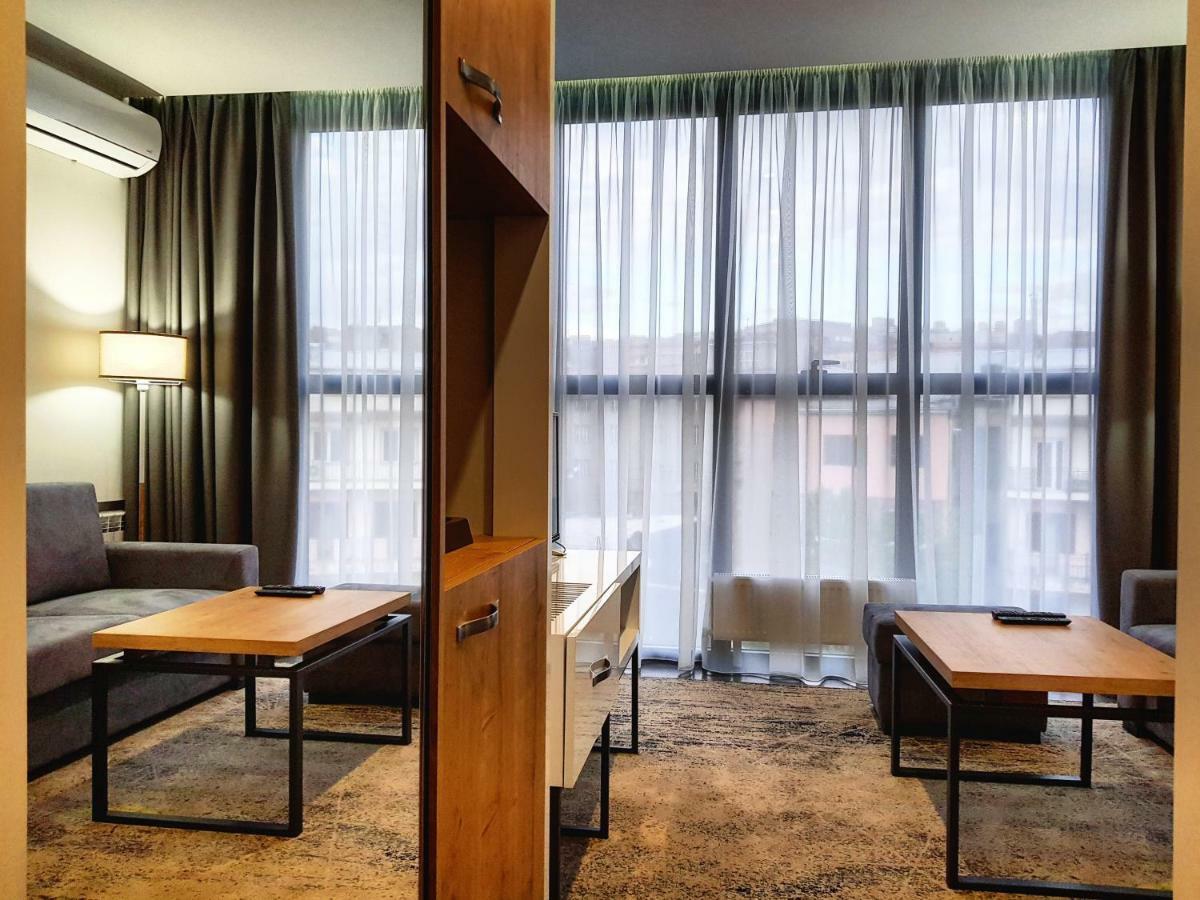 Hotel Alpha Γιερεβάν Εξωτερικό φωτογραφία