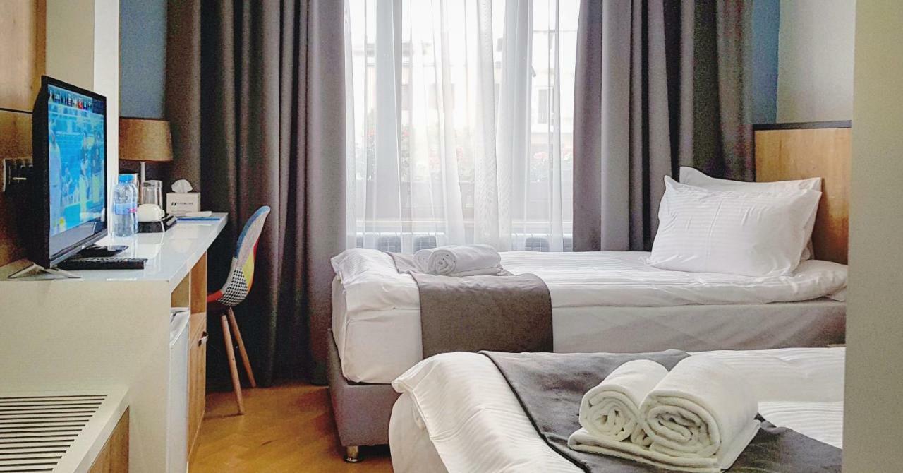 Hotel Alpha Γιερεβάν Εξωτερικό φωτογραφία