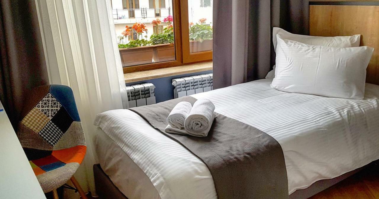 Hotel Alpha Γιερεβάν Εξωτερικό φωτογραφία