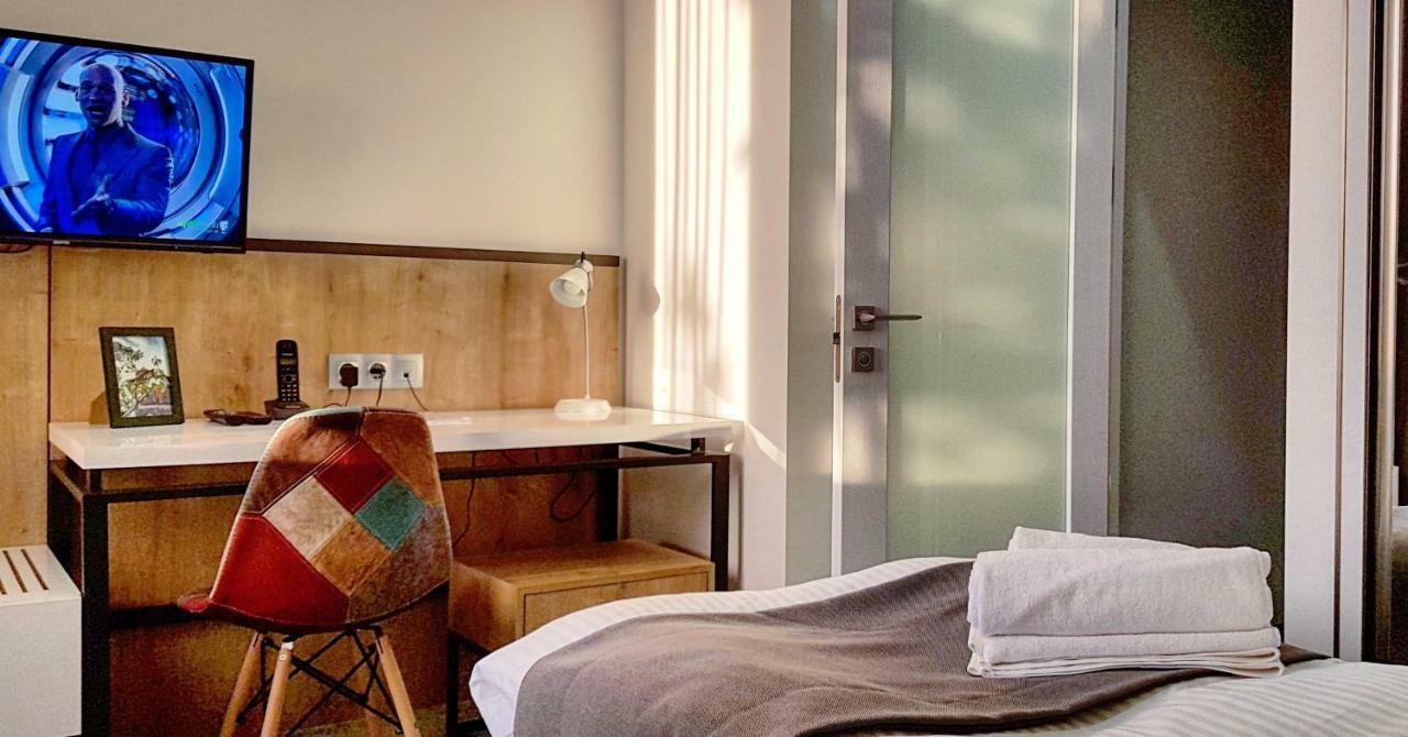 Hotel Alpha Γιερεβάν Εξωτερικό φωτογραφία